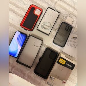 iPhone 256g 13 Pro Max BUNDLE!!!! Original box, cords +Additional items incl$